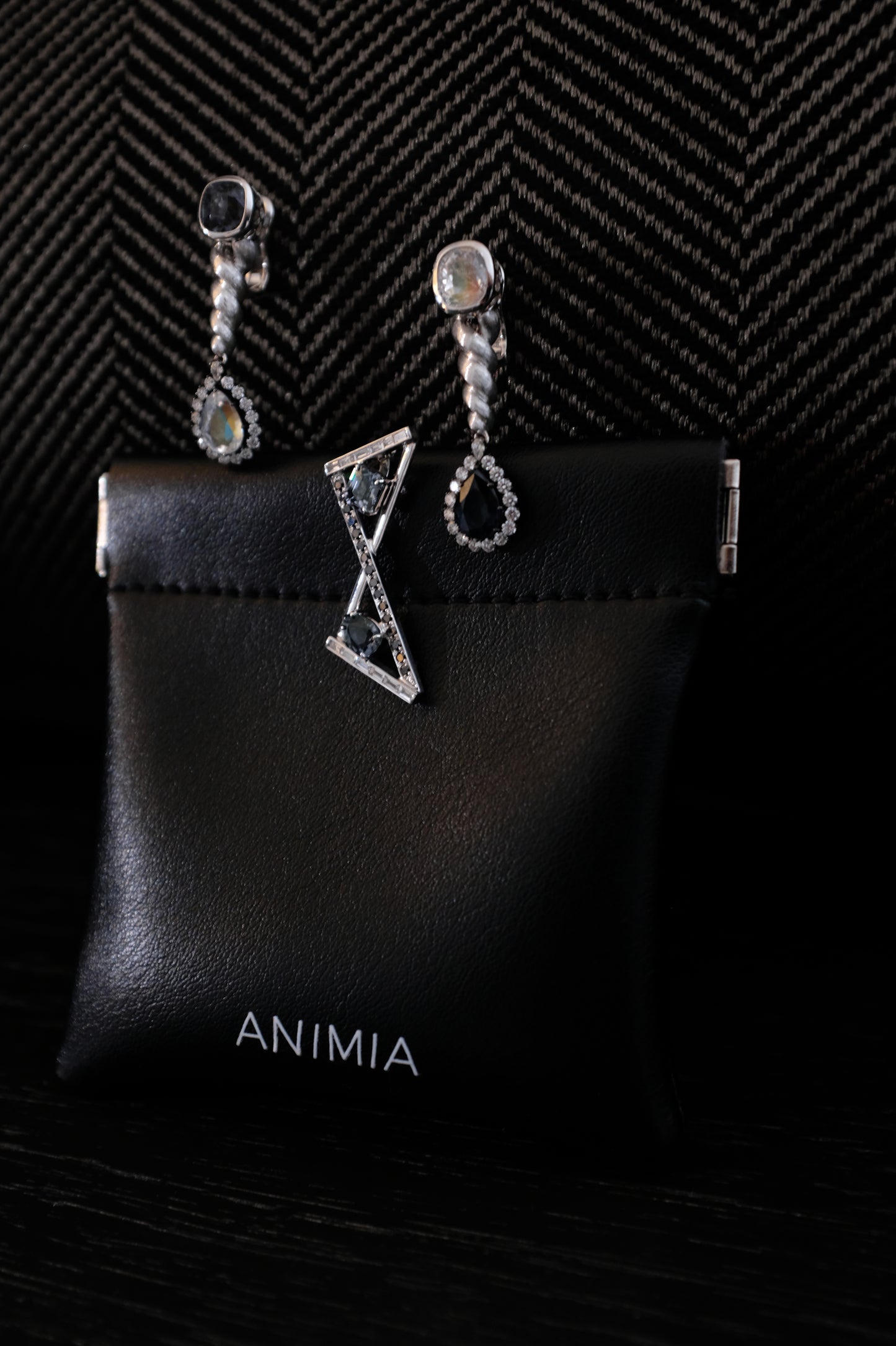 Rope Connected Contrast Earring - Limited Edition