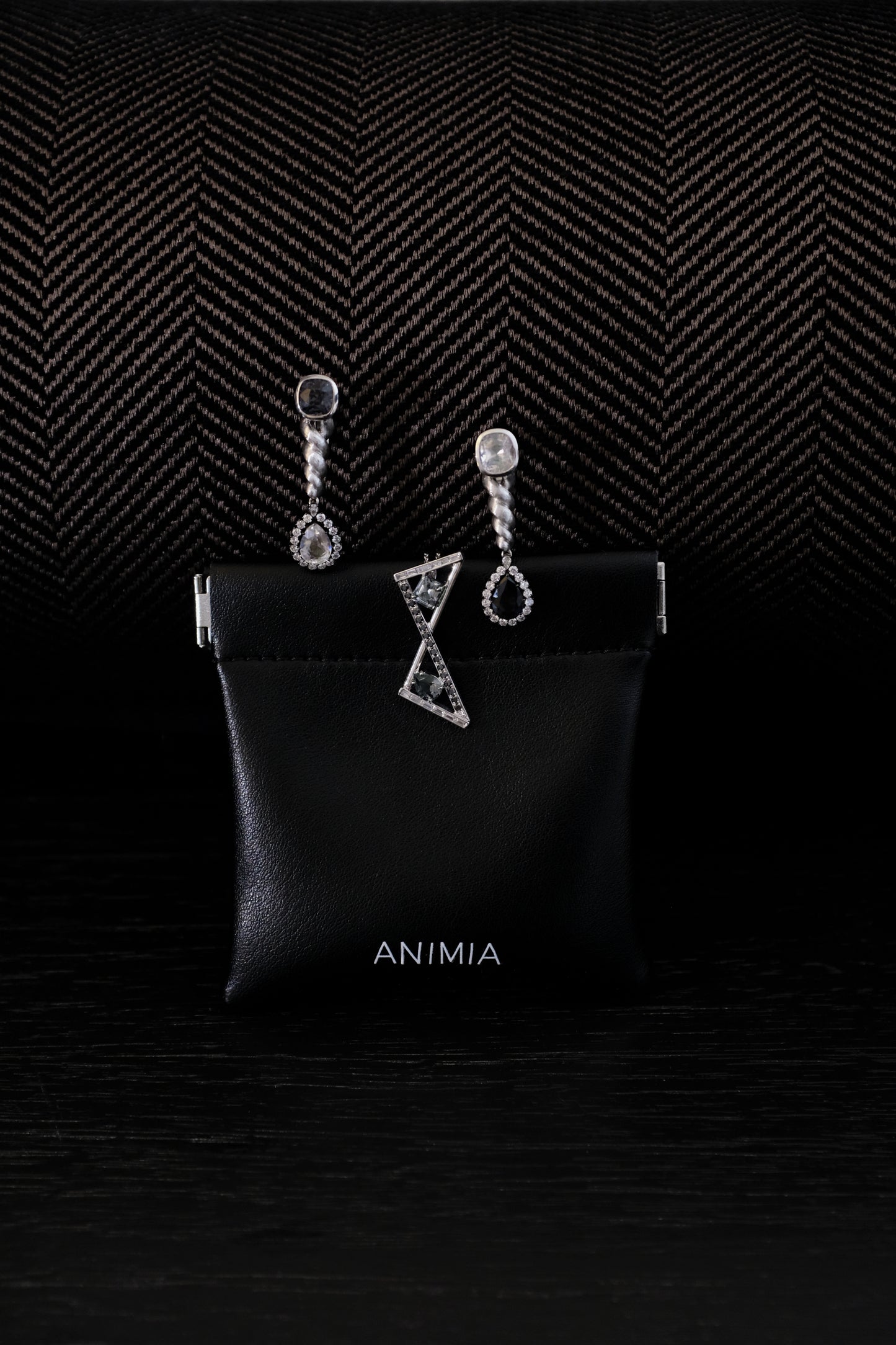 Rope Connected Contrast Earring - Limited Edition